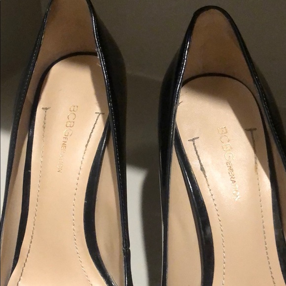 Gently worn BCBG Pumps 7.5 - Picture 3 of 5